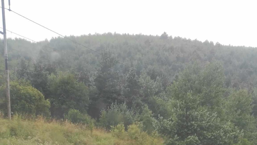 Odpad zo skládky berie dažďová voda.