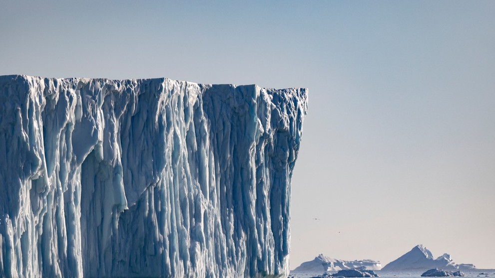 Obrovský ľadovec pri pobreží západného Grónska.