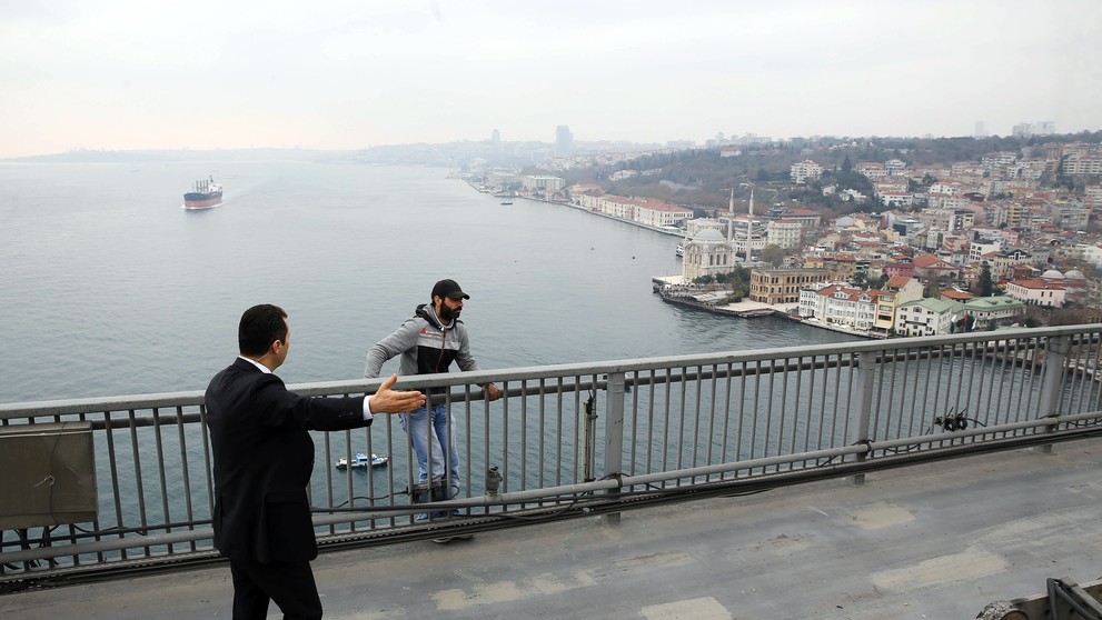 "Pán prezident chce s vami hovoriť," povedal samovrahovmi člen tímu prezidenta Erdogana.