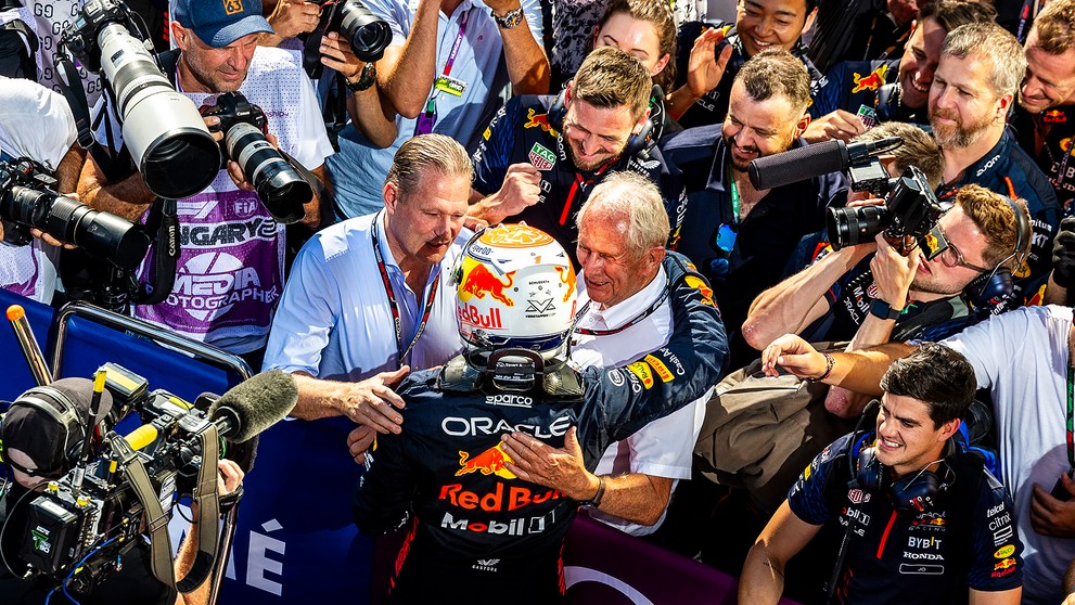 Max Verstappen ovládol aj Maďarsko.