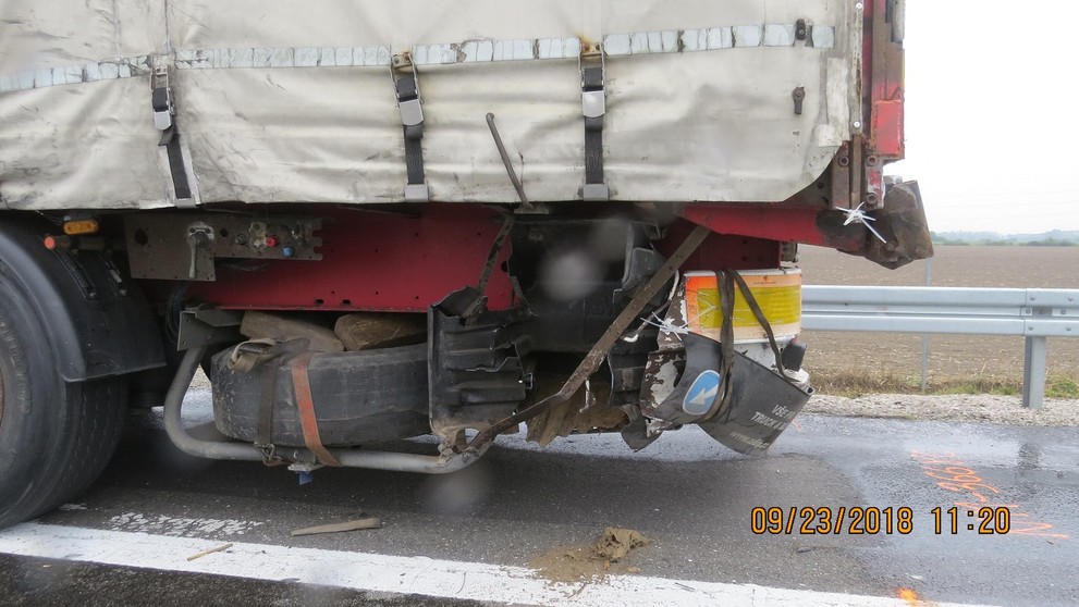 Kamión, do ktorého vrazilo auto s DJ Mairee.