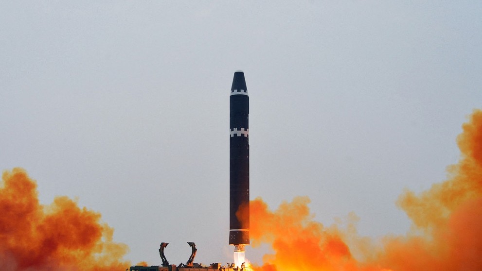 Test interkontinentálnej balistickej rakety Hwasong-15