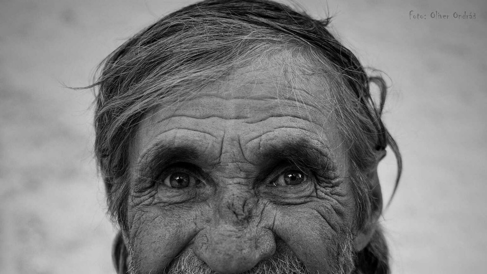 Fotograf Oliver Ondráš vytvoril 365 portrétov rôznych ľudí.