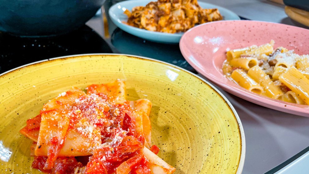 Paccheri all amatriciana od šéfkuchára Andrea Enu.