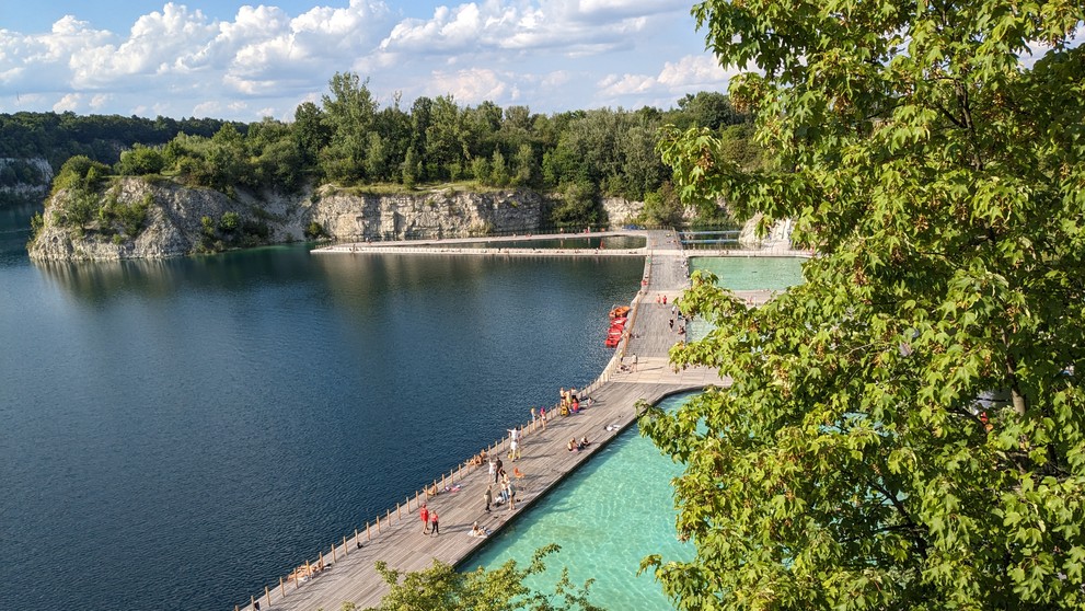 Pohľad na mólo v kameňolome Zakrzowek