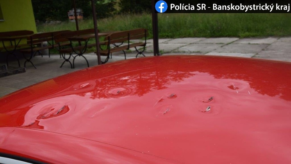 Poškodené auto Audi RS5 v Hriňovej.