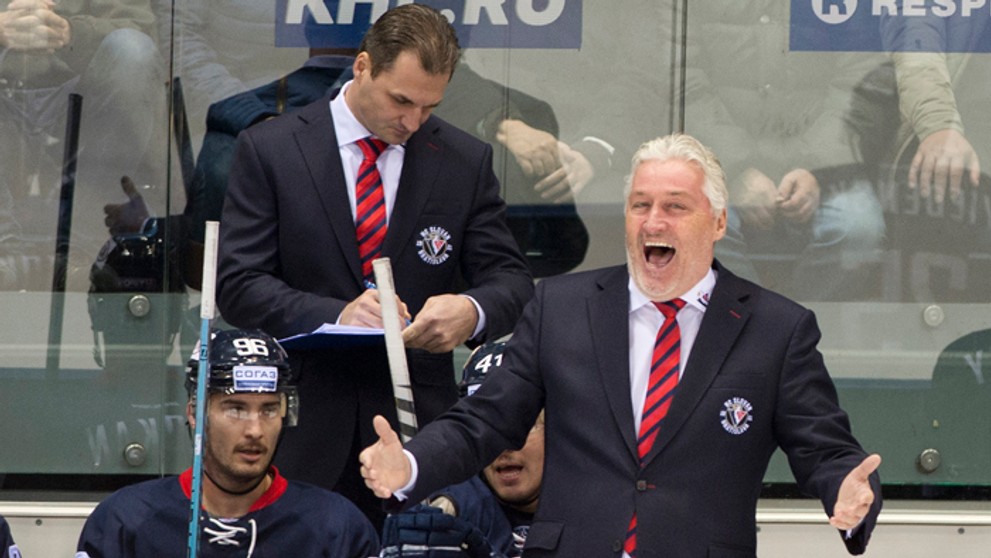 Tréner Slovana Miloš Říha.