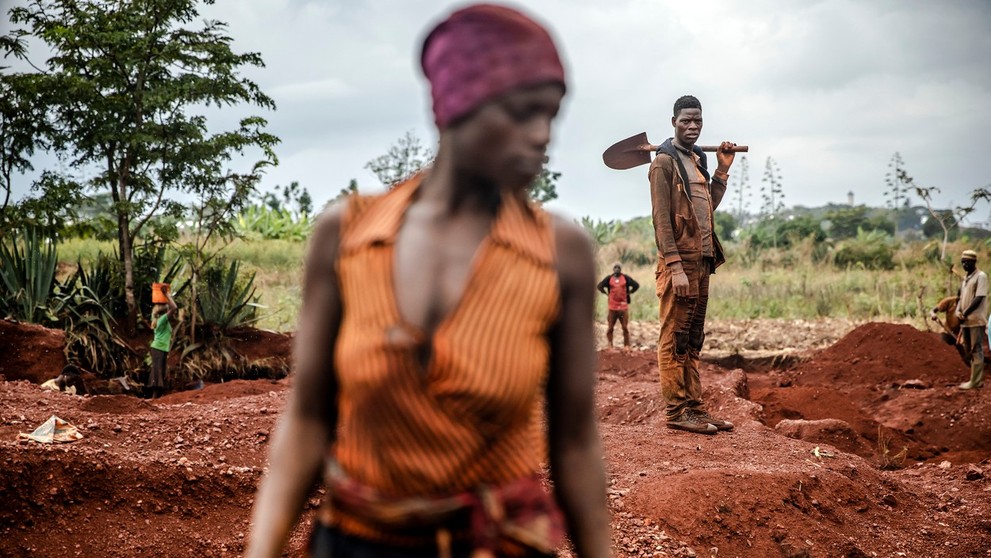 Povrchová ťažba zlata neďaleko tanzánskeho mesta Nyarugusu. 