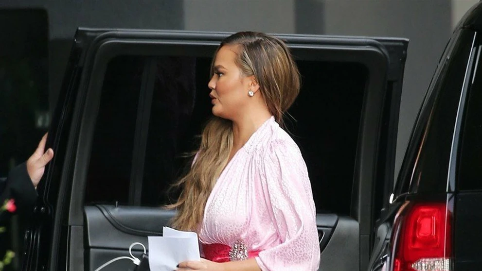 Chrissy Teigen v LA