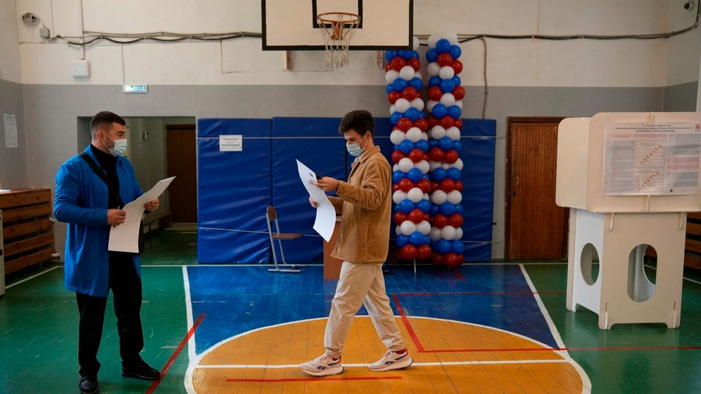 Začali sa voľby v Rusku. Podľa odborníkov však veľké prekvapenia hlasovanie neprinesie