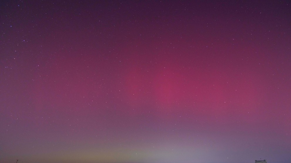 Polárna žiara nad ukrajinským Ľvovom.