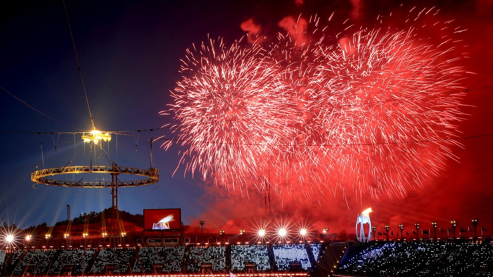 Olympionici z Malajzie počas otváracieho ceremoniálu ZOH 2018.