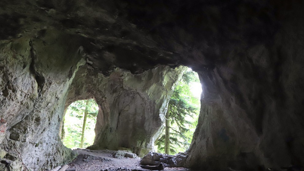 Jaskyňa Kaplnka nad Banskou Bystricou.