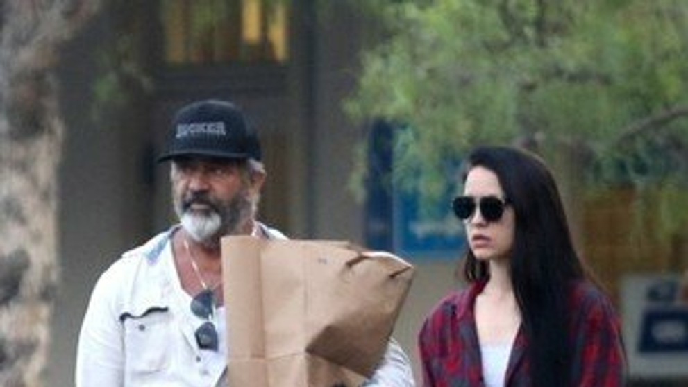 Ľudský Ken Rodrigo Alves na Zlatých glóbusoch