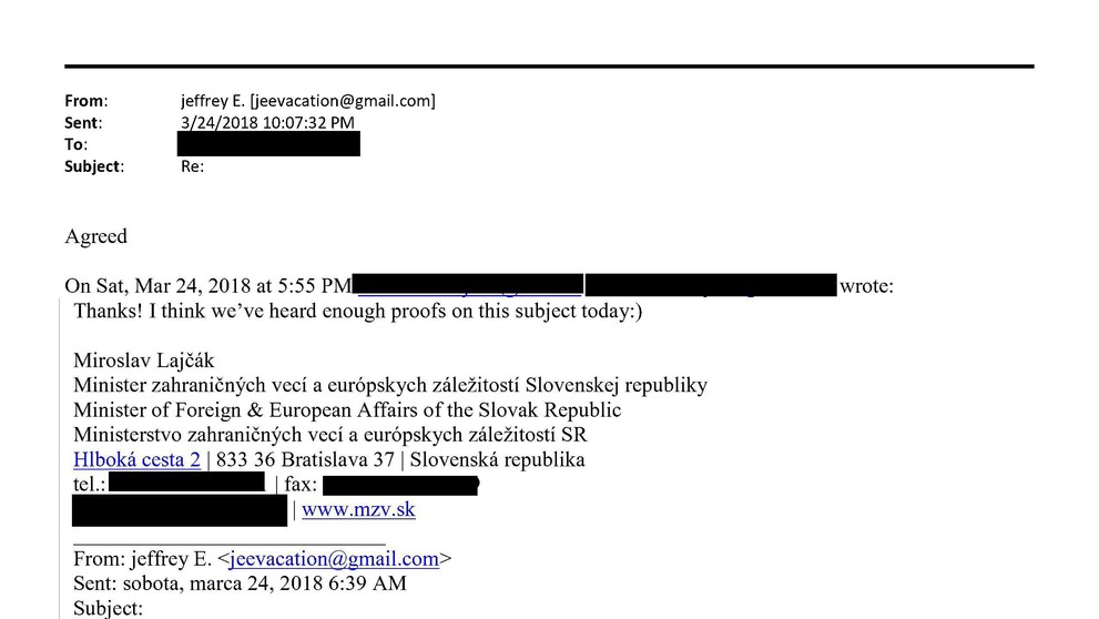 Konverzácia Epsteina a Lajčáka.