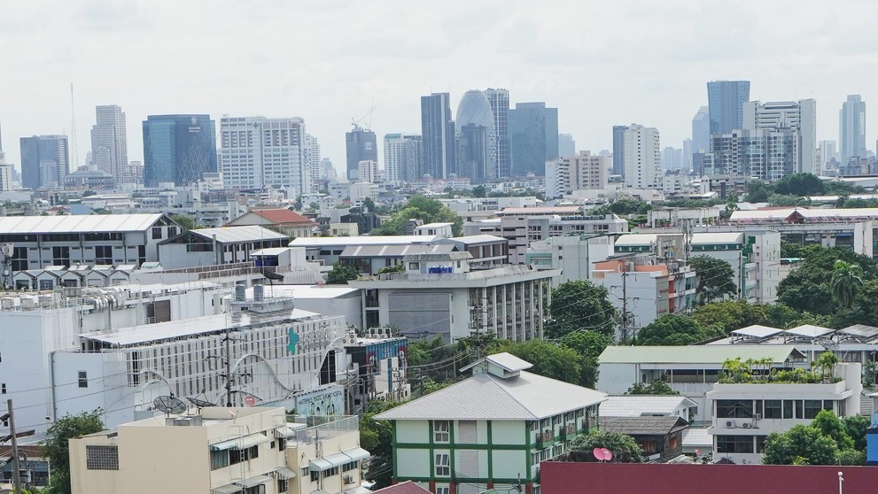 Na ceste v centre Bangkoku vznikla obrovská prepadlina.