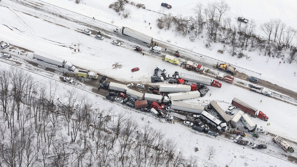 Hromadná nehoda v USA.