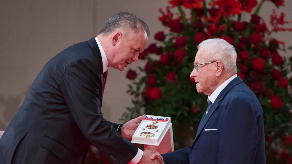 Otto Šimko si prebral štátne vyznamenanie Rad Ľudovíta Štúra II. triedy