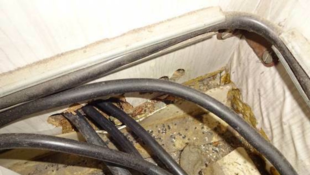 Pilot tímu F1 Red Bull Max Verstappen na tlačovke pred VC Abú Zabí.