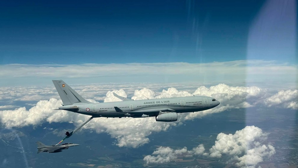Nad Slovenskom sa uskutočnilo prvé tankovanie lietadiel F-16 za letu.