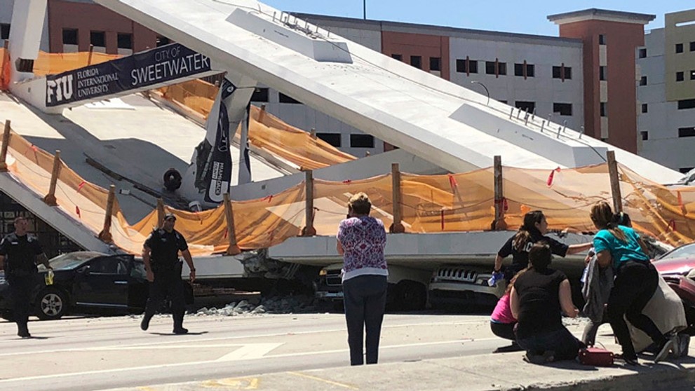 Zrútený most v Miami.