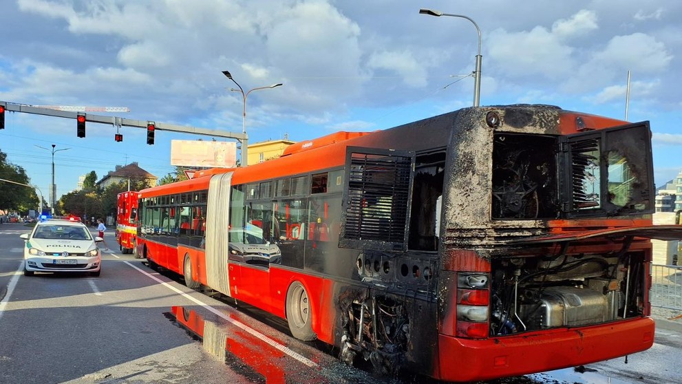 Na mieste zasahovali hasiči