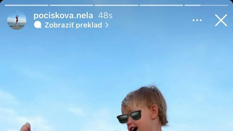 Aj dcérka Lianka si dovolenku užíva.