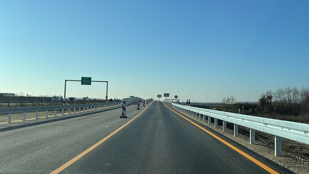 Diaľnica D1 je sprejazdnená