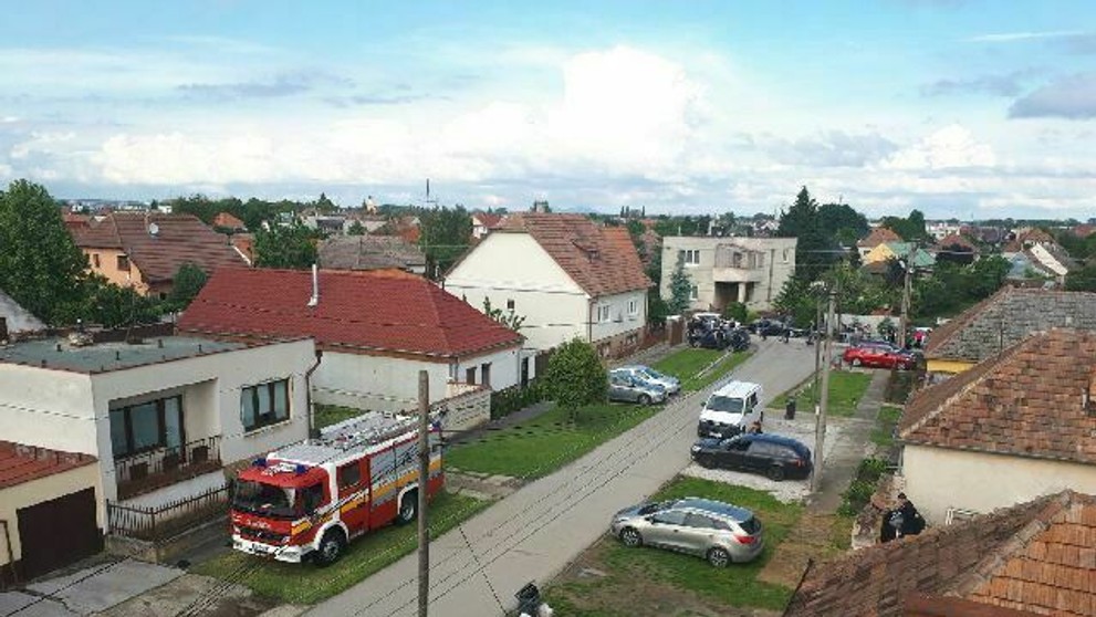 Sprava Charlie McAvoy a Marcus Johansson z Bostonu oslavujú gól vo finálovom zápase proti St. Louis.