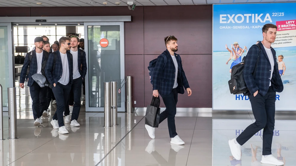 Slovenskí hokejisti po návrate z MS.