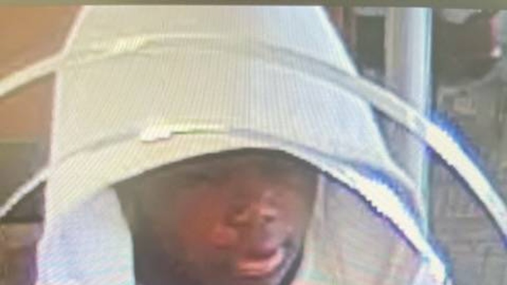 Najstarší z bankových lupičov.