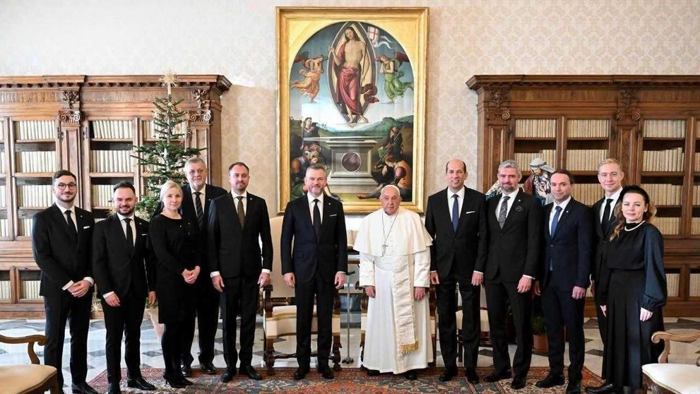 Prezident Peter Pellegrini s pápežom Františkom a delegáciou