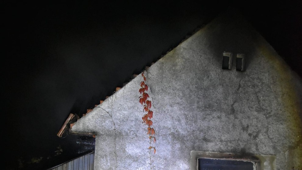 Obhorená časť domu.