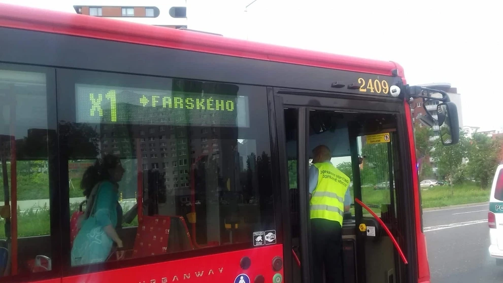 Strhnuté trakčné vedenie.