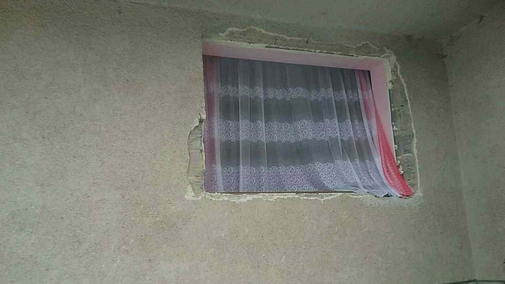 Julka (Laura Gavaldová) s babkou Marikou (Eva Pavlíková)