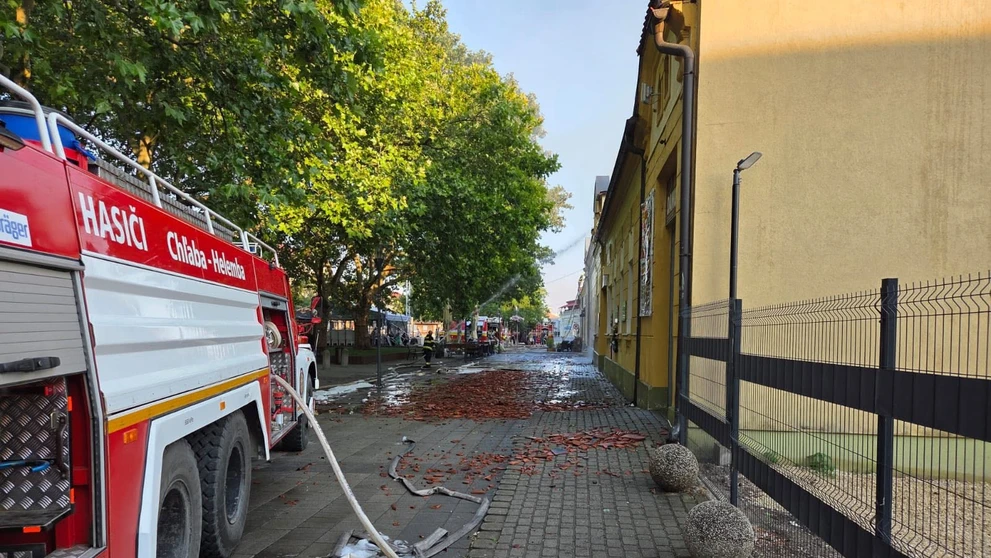 Požiar v centre Štúrova