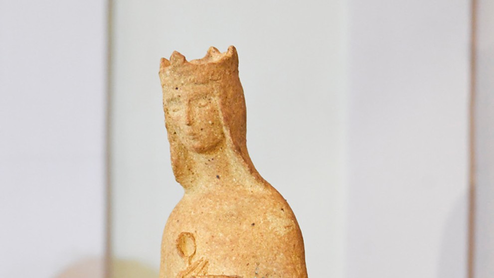 Soška sv. Alžbety Uhorskej pre pápeža Františka, ktorej autorkou je Andrea Čepiššáková od mesta Košíc.