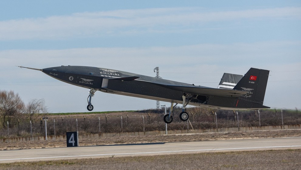 Bezpilotné bojové lietadlo KIZILELMA.