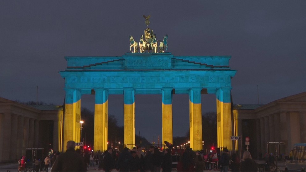 Monumenty vo farbách ukrajinskej vlajky.