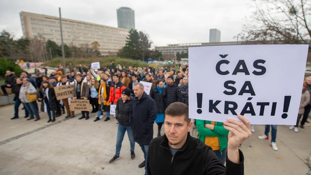 Protest Lekárskeho odborového združenia - Zachráňme zdravotníctvo