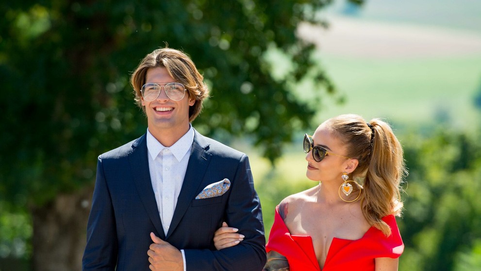 Miro Čech a Lucia Sládečková vo videoklipe Marka Danna