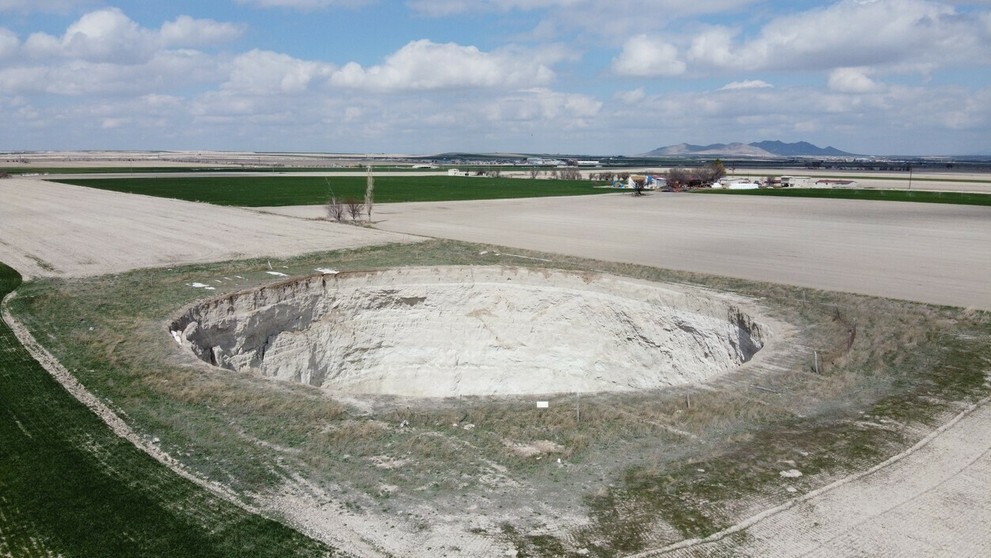 Krasový kráter v Turecku