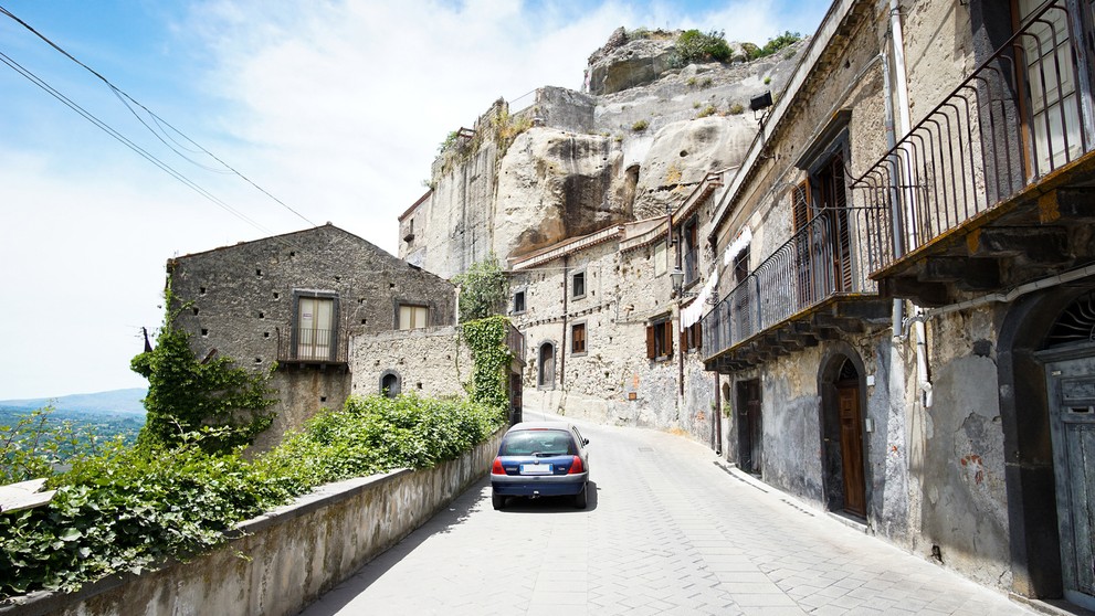 Pohľad na domy v Castiglione di Sicilia.