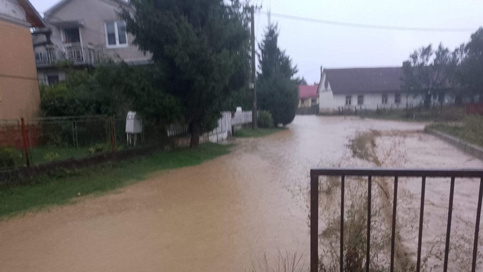 V Zborove vyhlásili tretí stupeň povodňovej aktivity