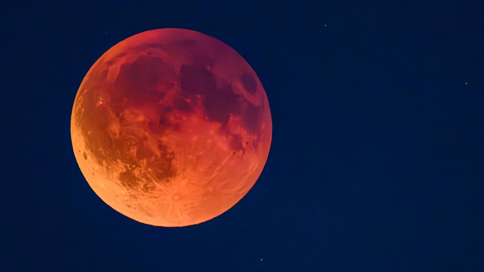 Zatmenie mesiaca v rôznych krajinách sveta