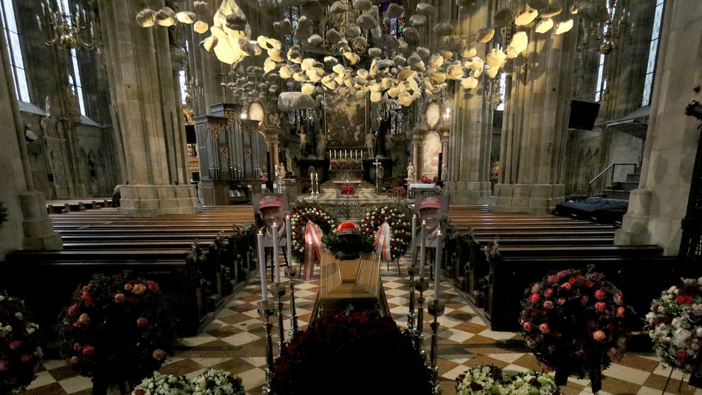 Nádherná správa je vonku. Herečka z Oteckov je tehotná.mp4