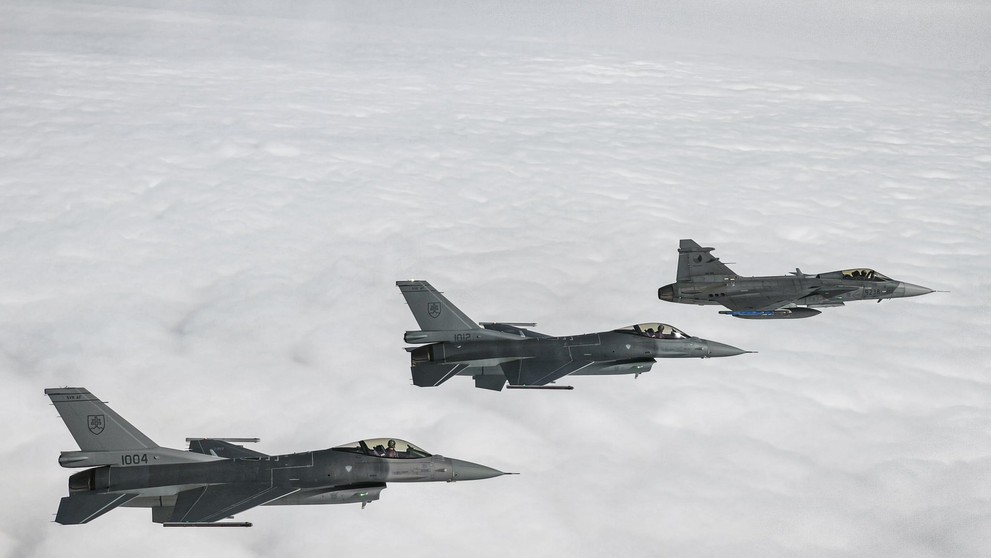 Slovenské stíhačky F-16 počas cvičenia Federated Cloud 2026.