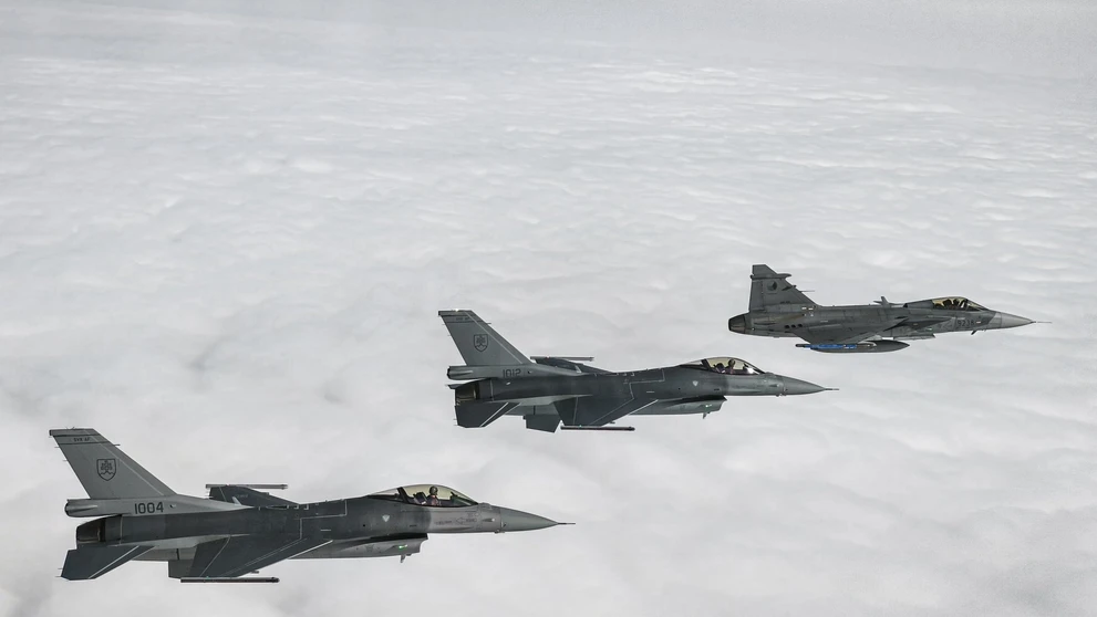 Slovenské stíhačky F-16 počas cvičenia Federated Cloud 2026.