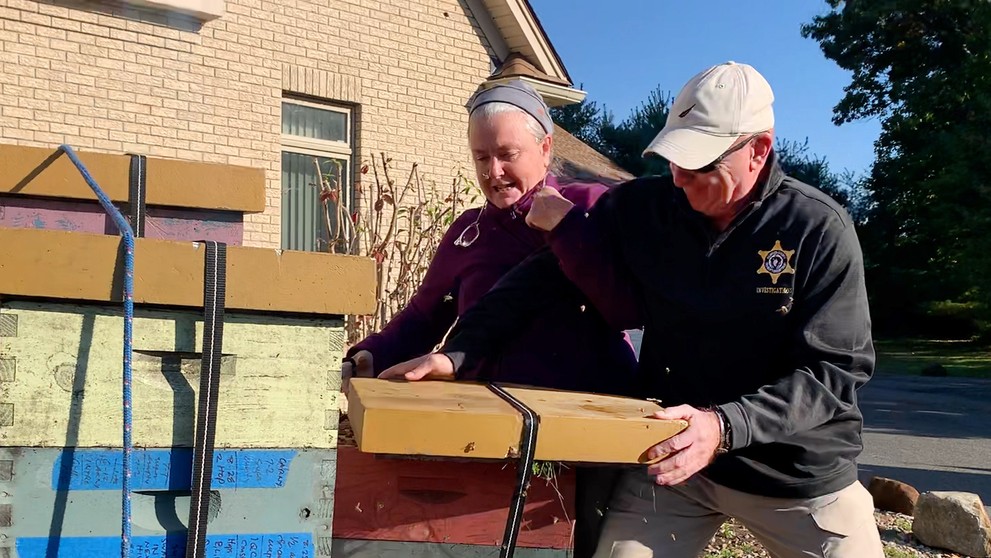 Policajt sa snažil Woodsovej útoku zabrániť