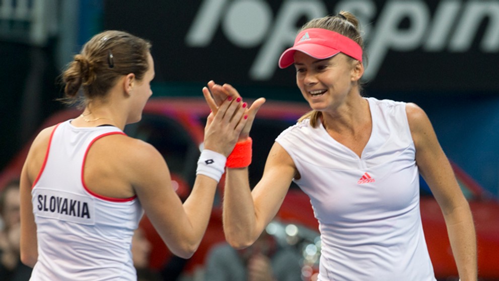 Daniela Hantuchová a Jana Čepelová počas rozhodujúcej štvorhry. 